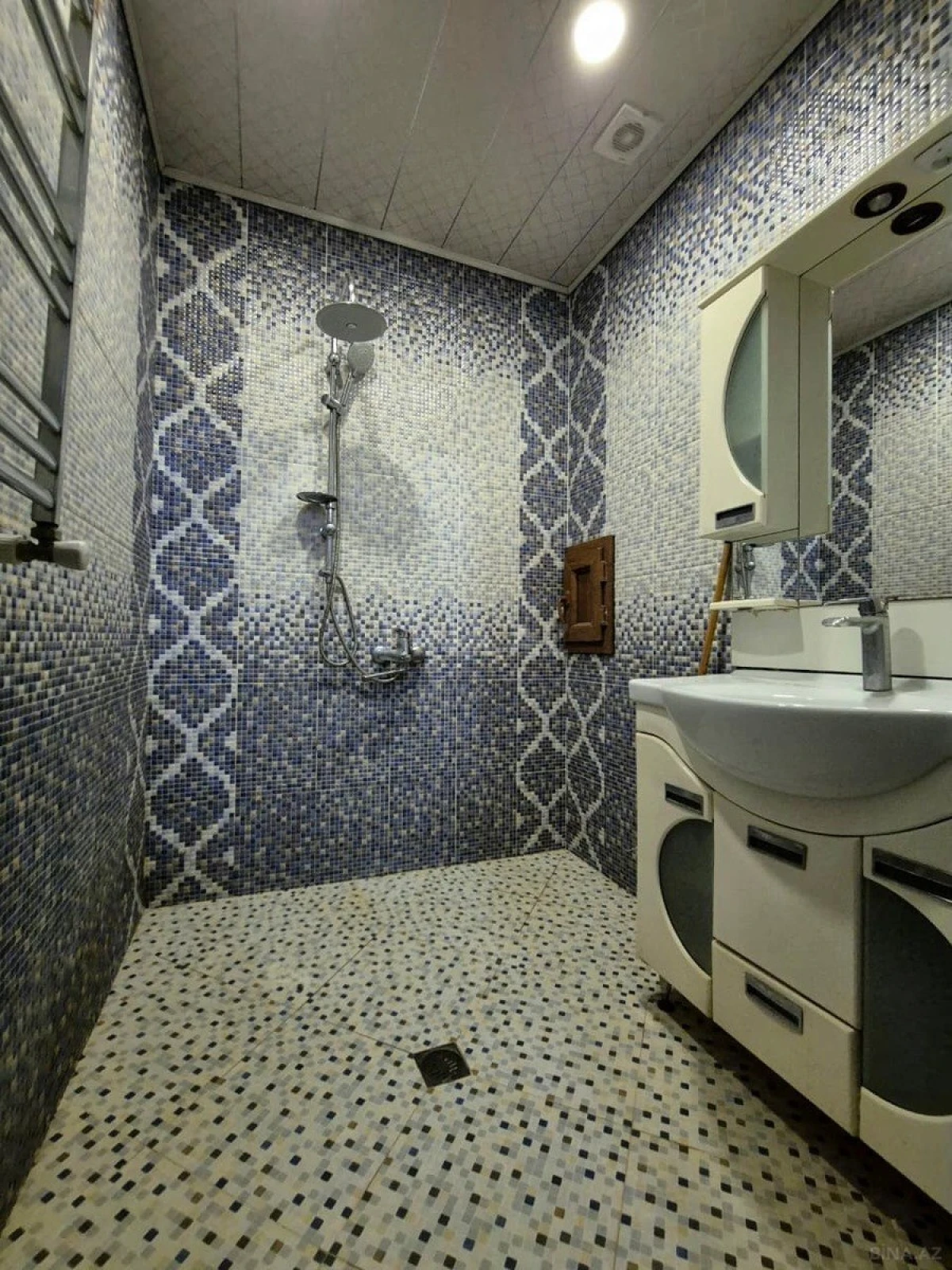 Satılır 2 otaqlı mənzil 94 m²