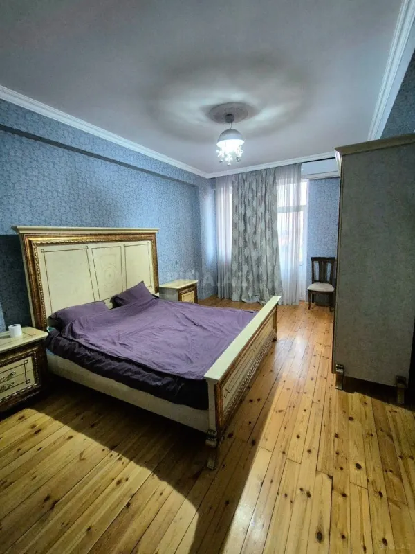 Satılır 2 otaqlı mənzil 94 m²