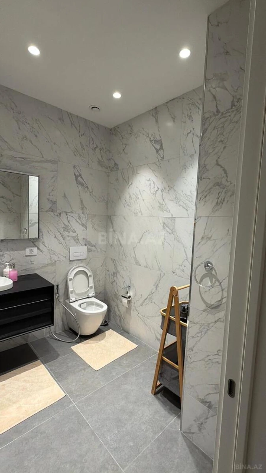 Kirayə verilir 3 otaqlı mənzil 110 m²