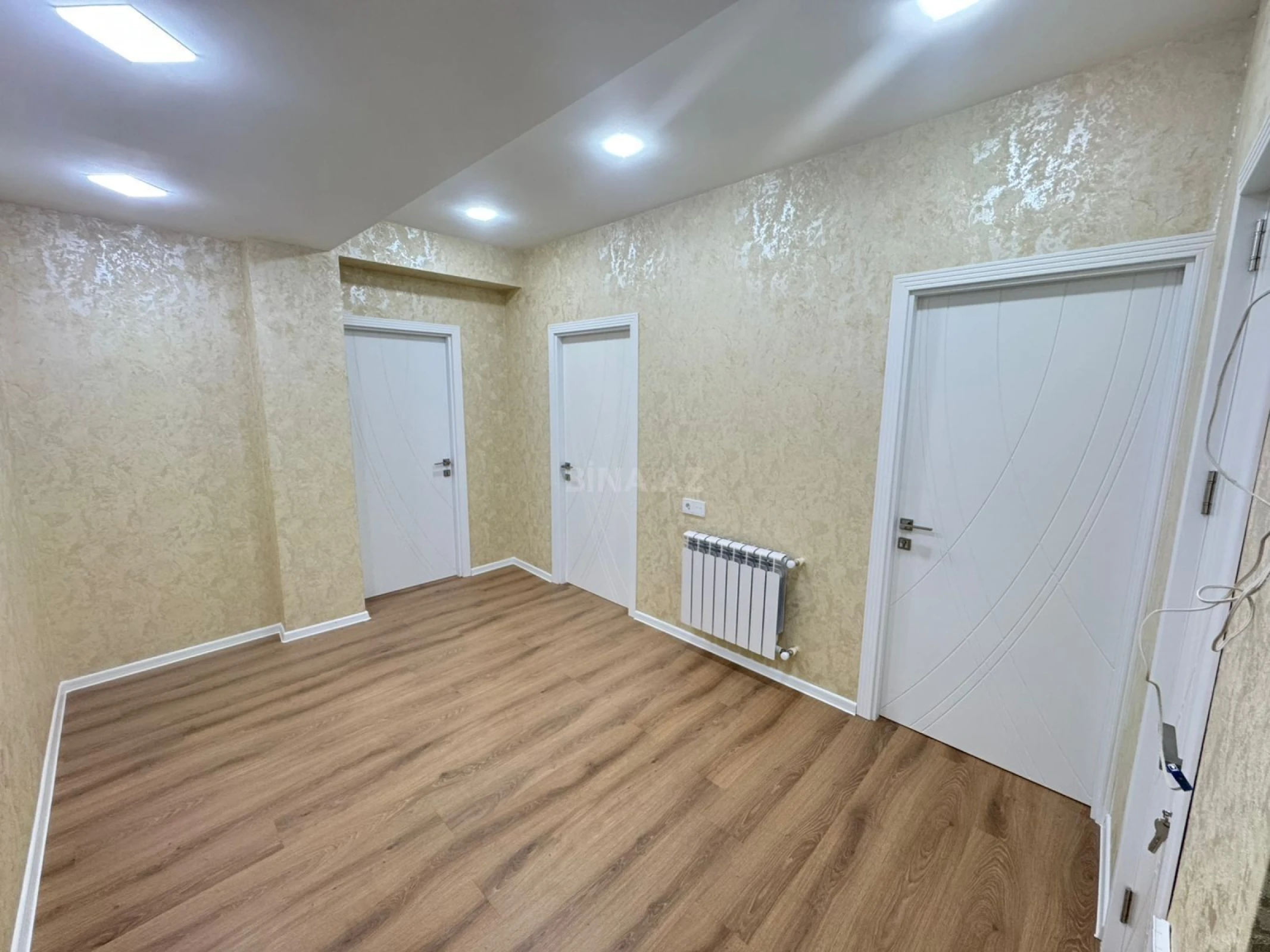 Satılır 3 otaqlı mənzil 77 m²