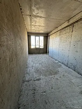 Satılır 4 otaqlı mənzil 136 m²