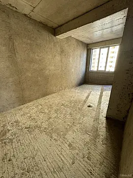 Satılır 4 otaqlı mənzil 136 m²