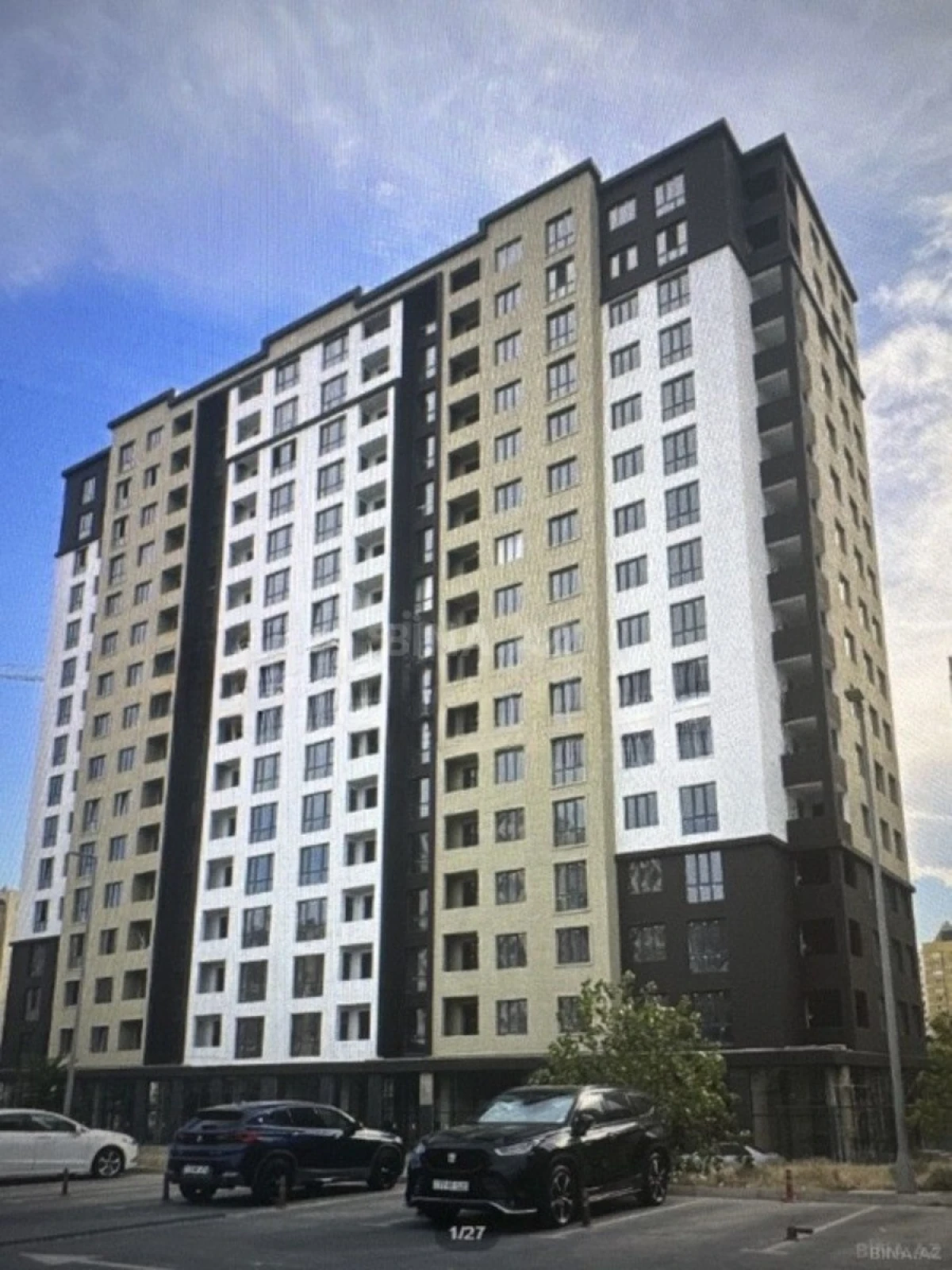 Satılır 4 otaqlı mənzil 136 m²