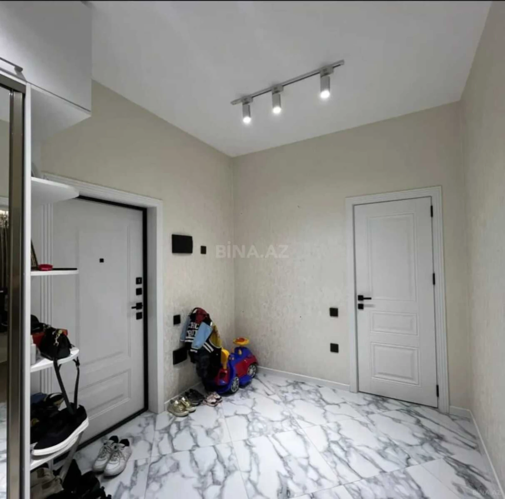 Satılır 2 otaqlı mənzil 65 m²