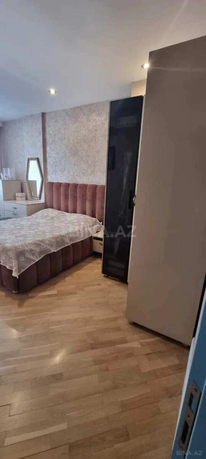 Satılır 3 otaqlı mənzil 110 m²