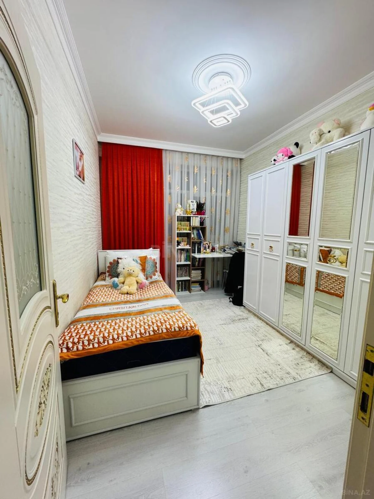 Satılır 3 otaqlı mənzil 105 m²