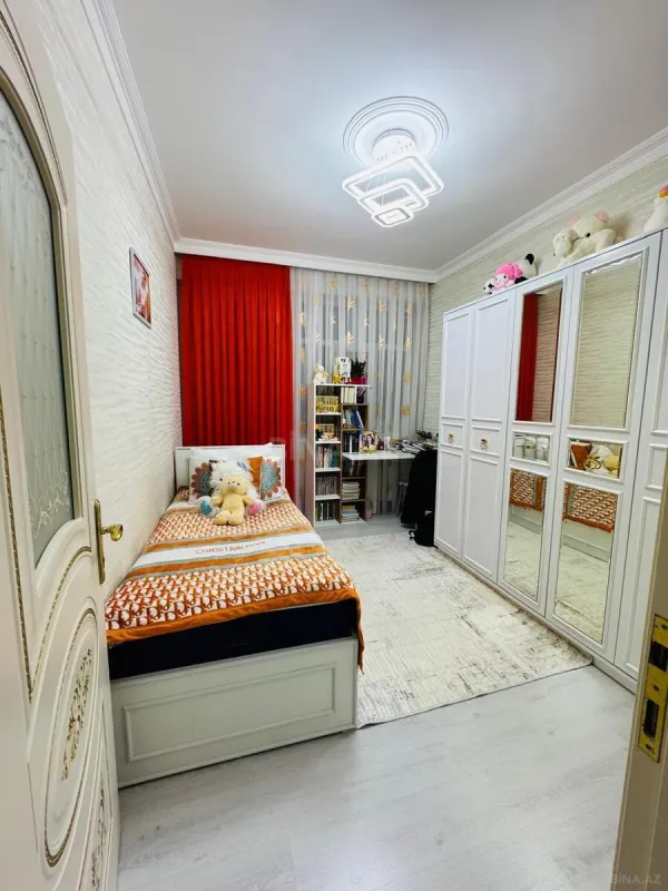 Satılır 3 otaqlı mənzil 105 m²