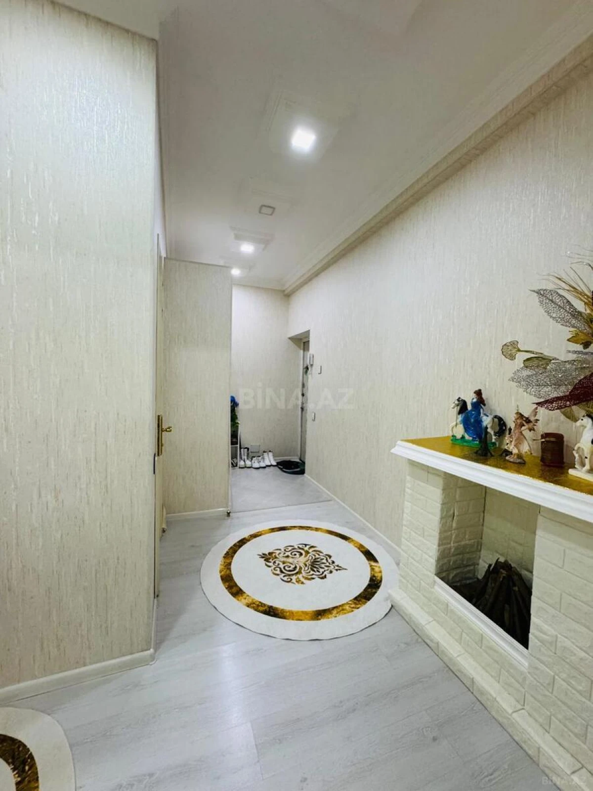 Satılır 3 otaqlı mənzil 105 m²