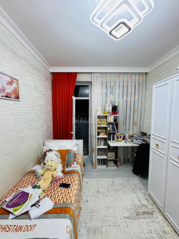 Satılır 3 otaqlı mənzil 105 m²