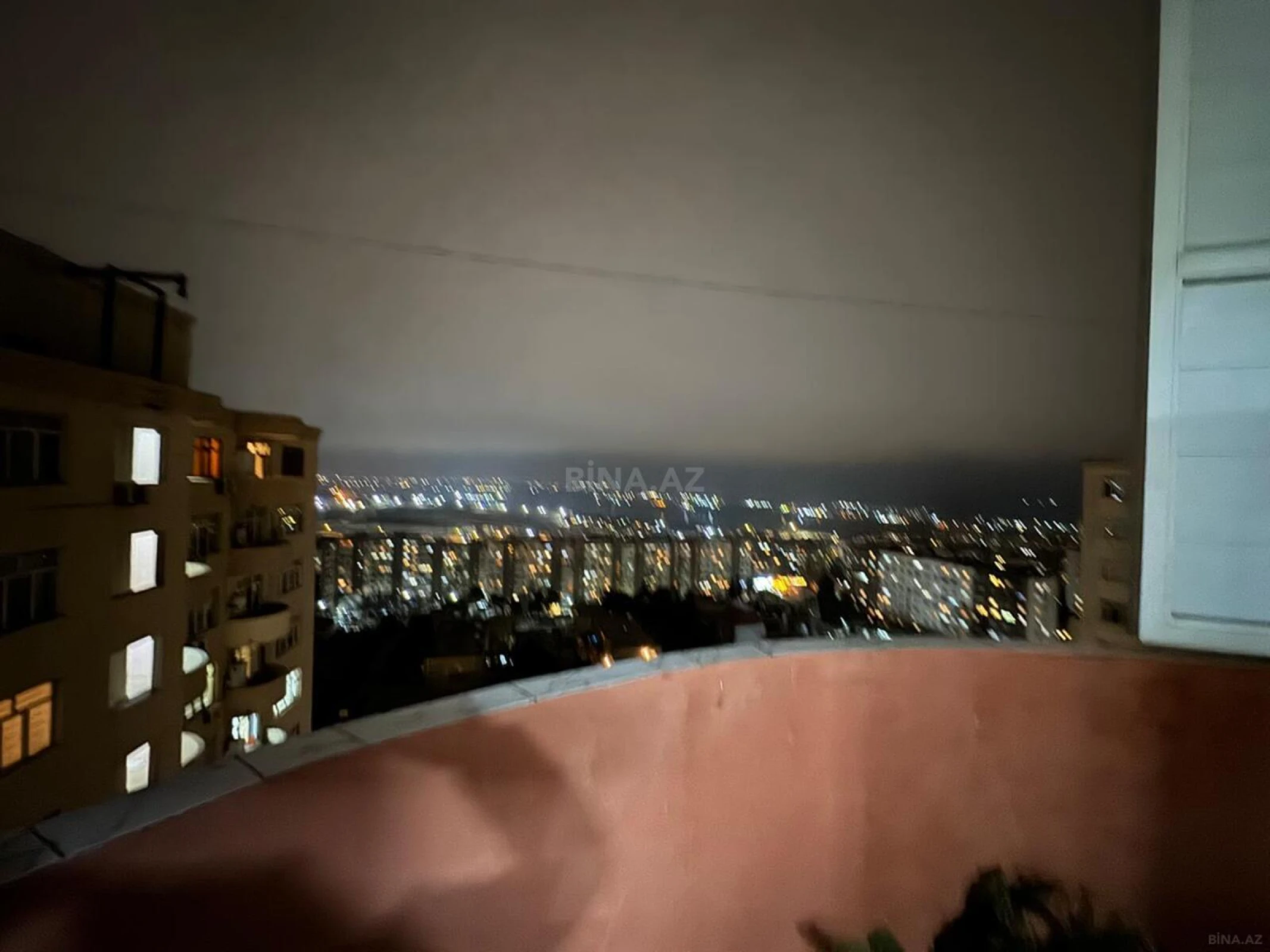 Satılır 3 otaqlı mənzil 105 m²