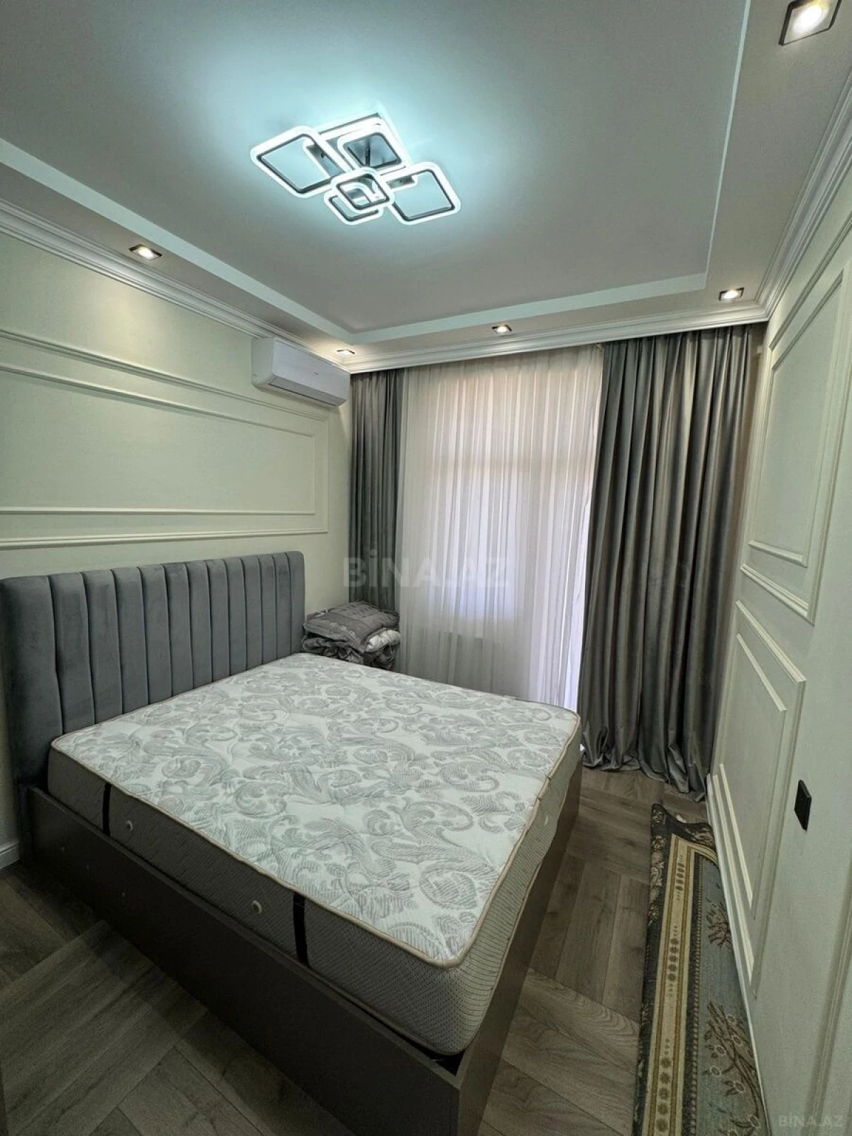 Satılır 3 otaqlı mənzil 130 m²