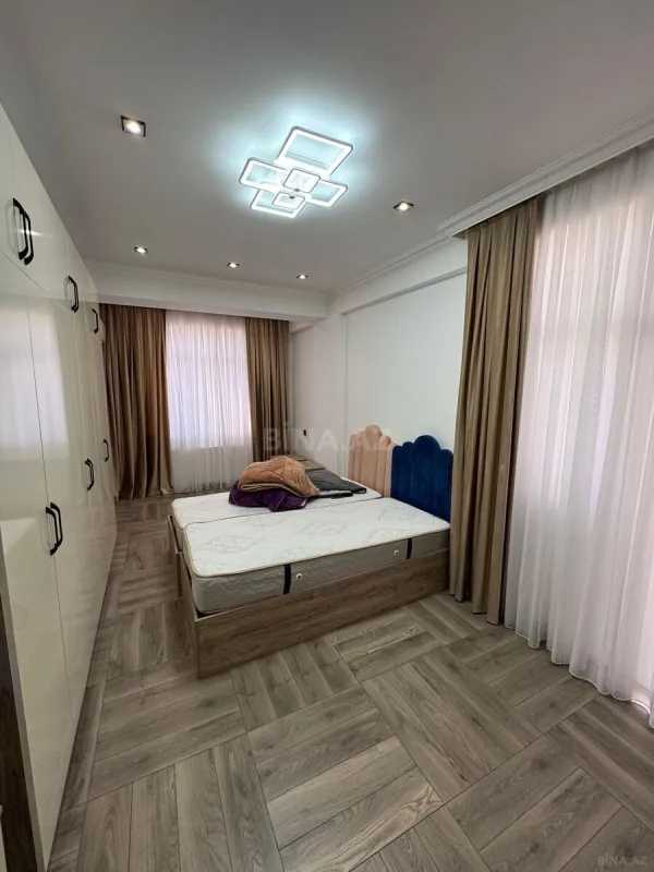 Satılır 3 otaqlı mənzil 130 m²