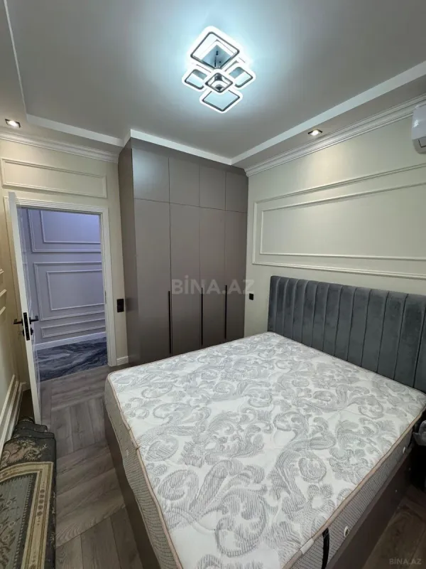 Satılır 3 otaqlı mənzil 130 m²