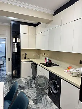Satılır 3 otaqlı mənzil 130 m²