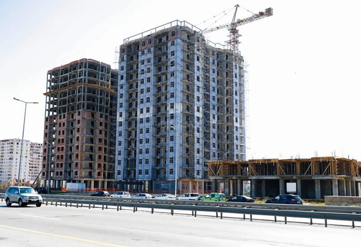 Satılır 3 otaqlı mənzil 130 m²