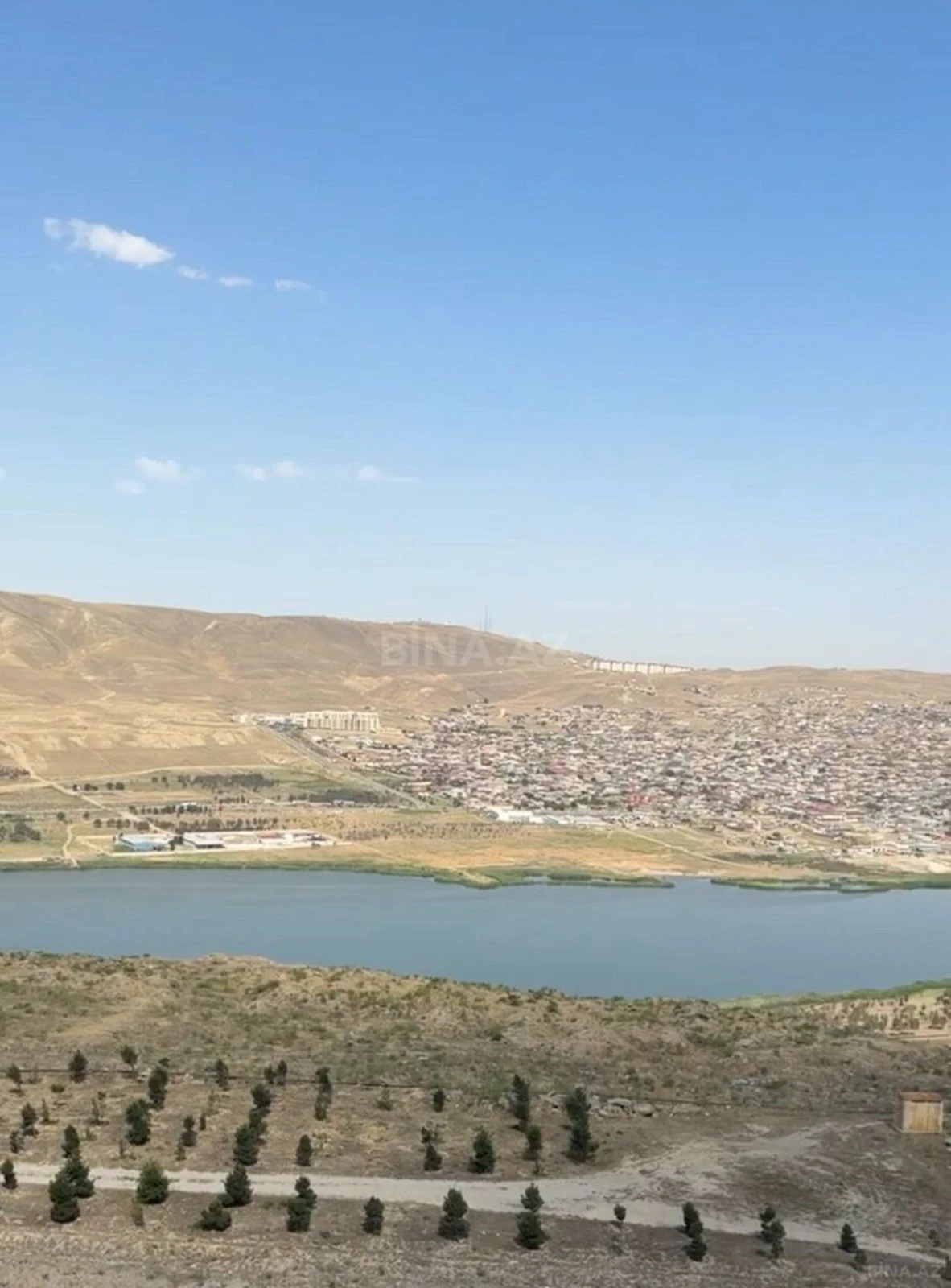 Satılır 3 otaqlı mənzil 130 m²