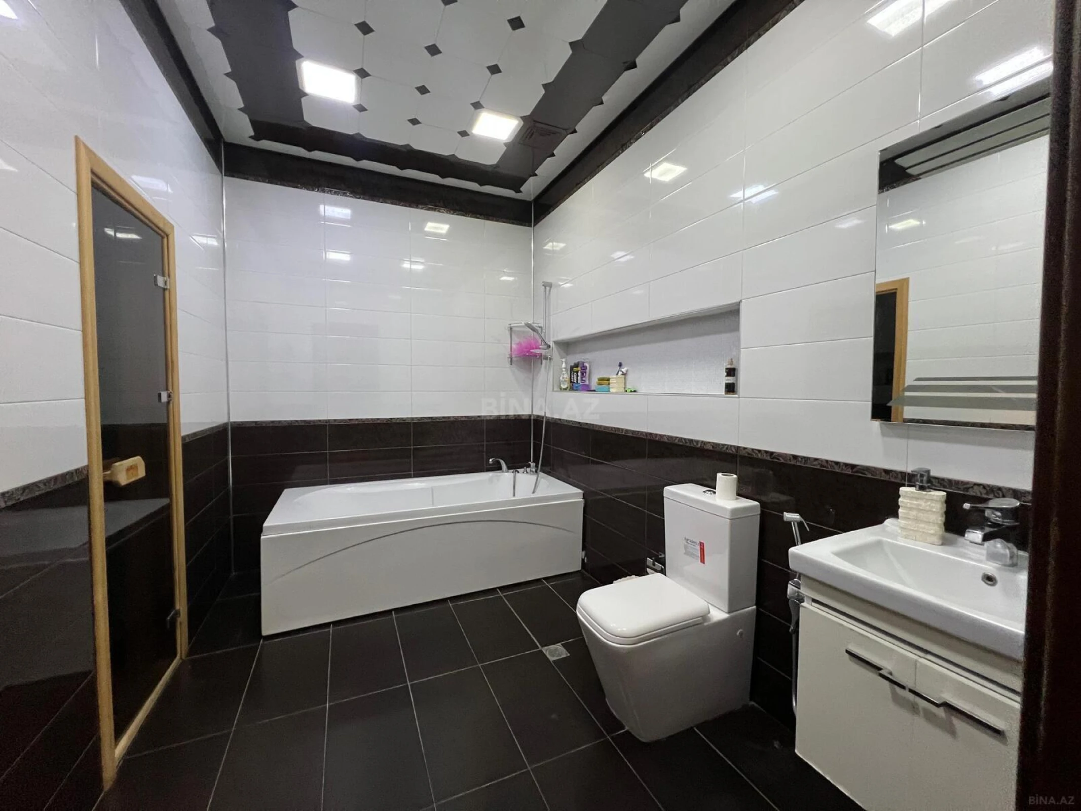 Satılır 4 otaqlı mənzil 220 m²