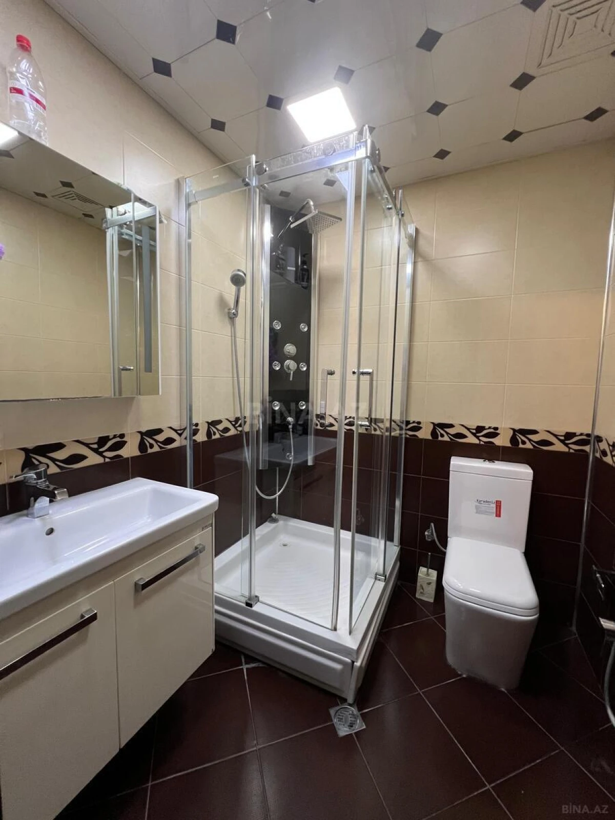 Satılır 4 otaqlı mənzil 220 m²