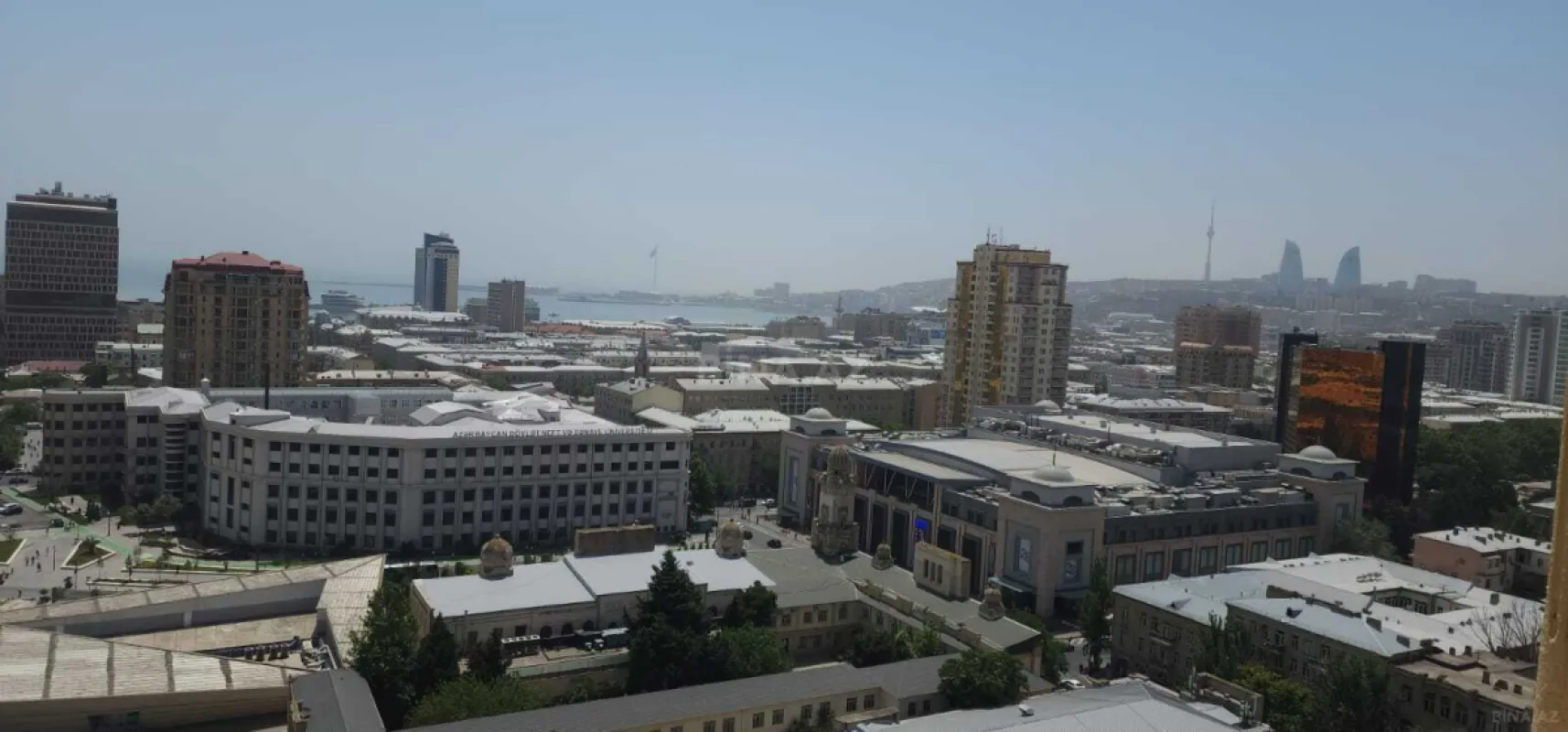 Satılır 4 otaqlı mənzil 184 m²