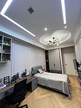 Satılır 4 otaqlı mənzil 141 m²