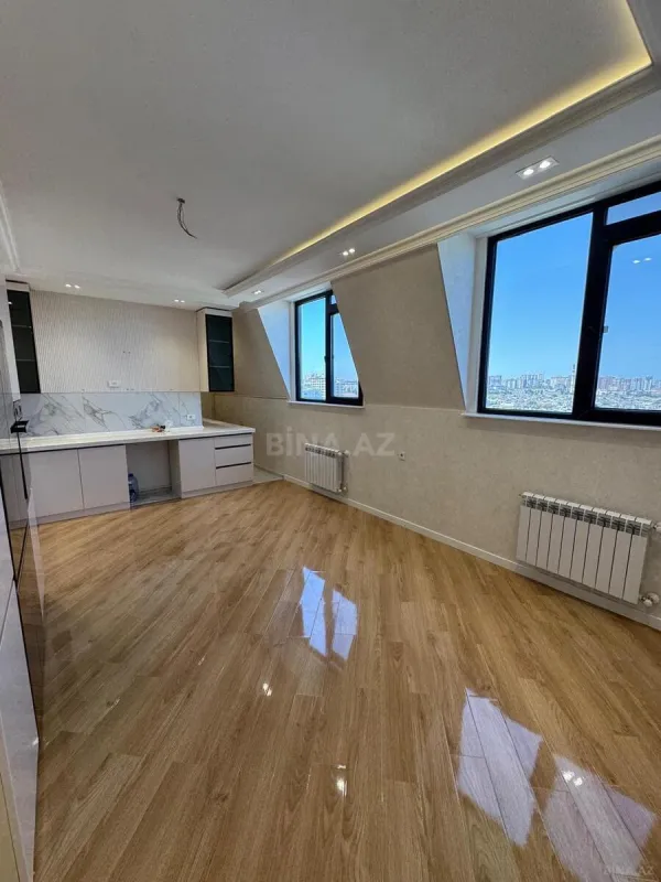 Satılır 5 otaqlı mənzil 260 m²