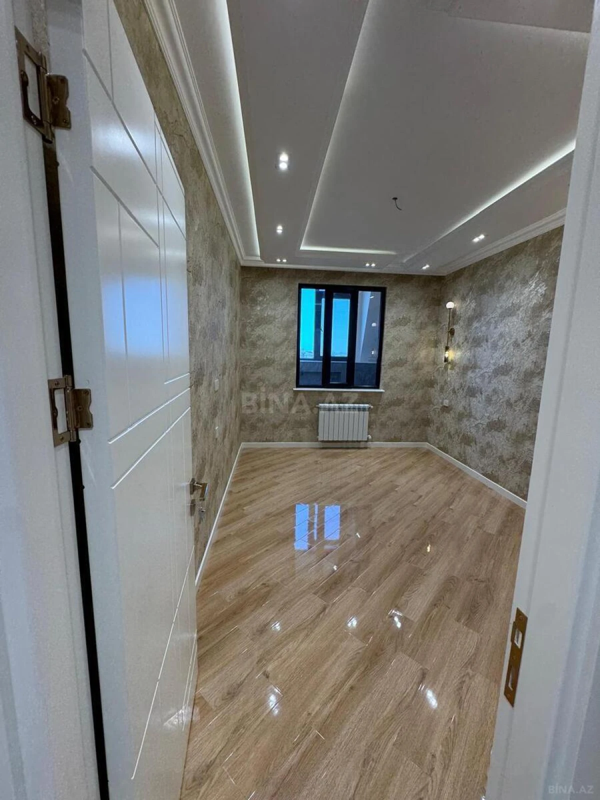 Satılır 5 otaqlı mənzil 260 m²