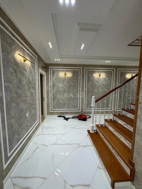 Satılır 5 otaqlı mənzil 260 m²