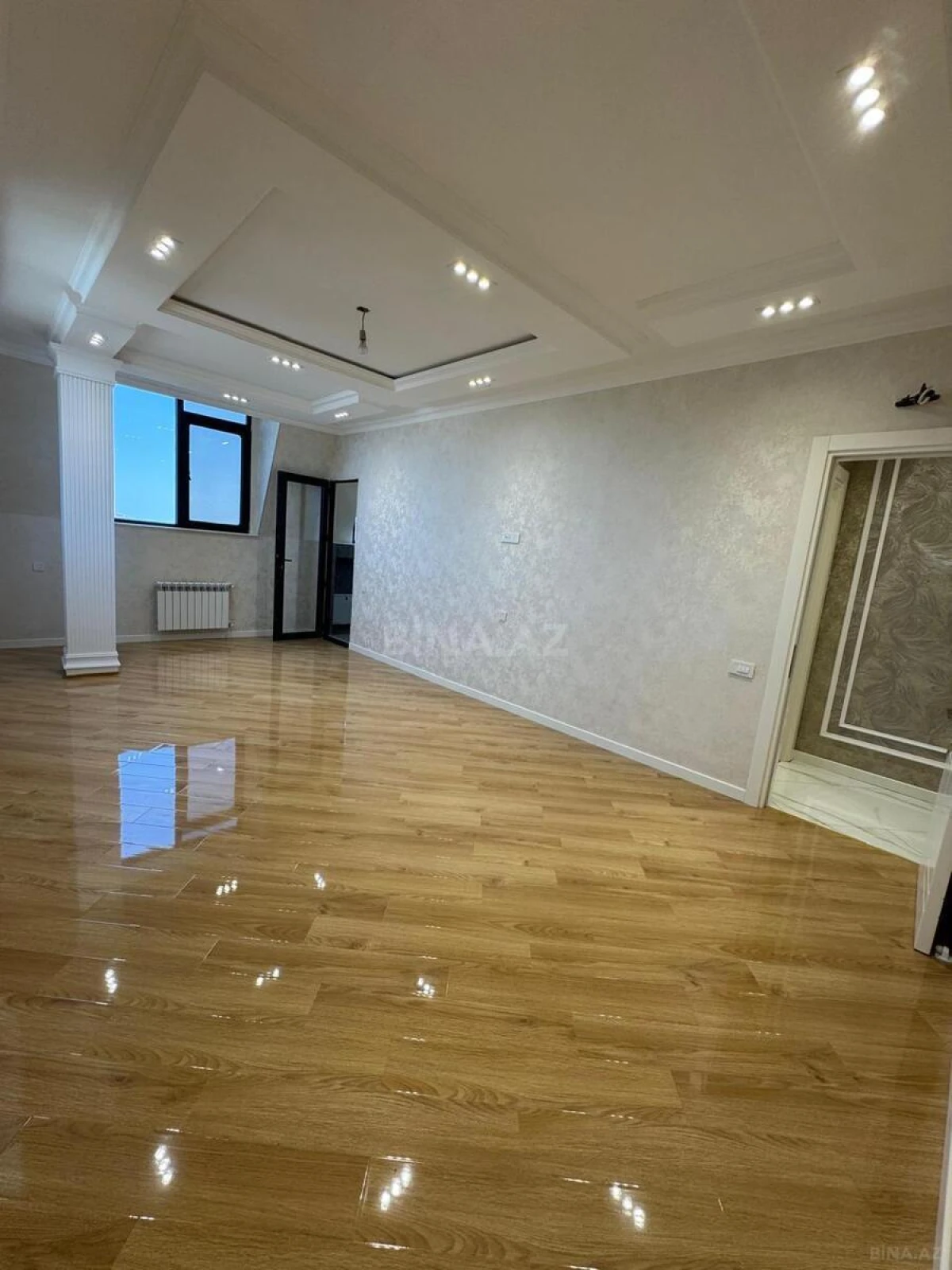 Satılır 5 otaqlı mənzil 260 m²