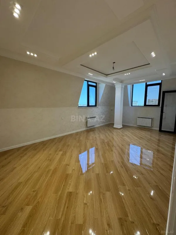 Satılır 5 otaqlı mənzil 260 m²