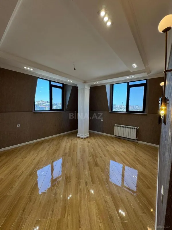 Satılır 5 otaqlı mənzil 260 m²