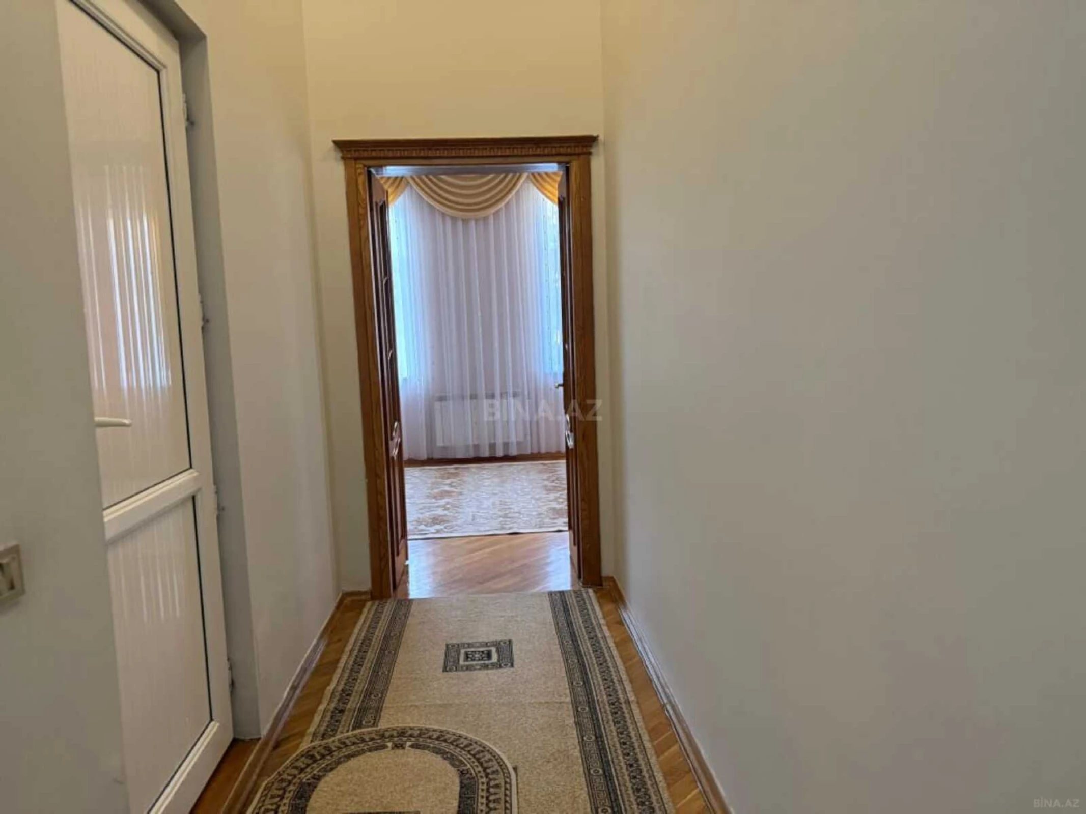 Satılır 8 otaqlı həyət evi 600 m²