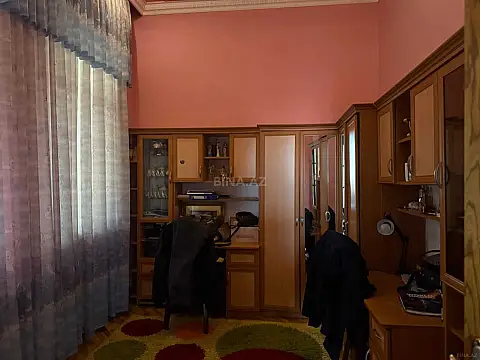 Satılır 8 otaqlı həyət evi 600 m²