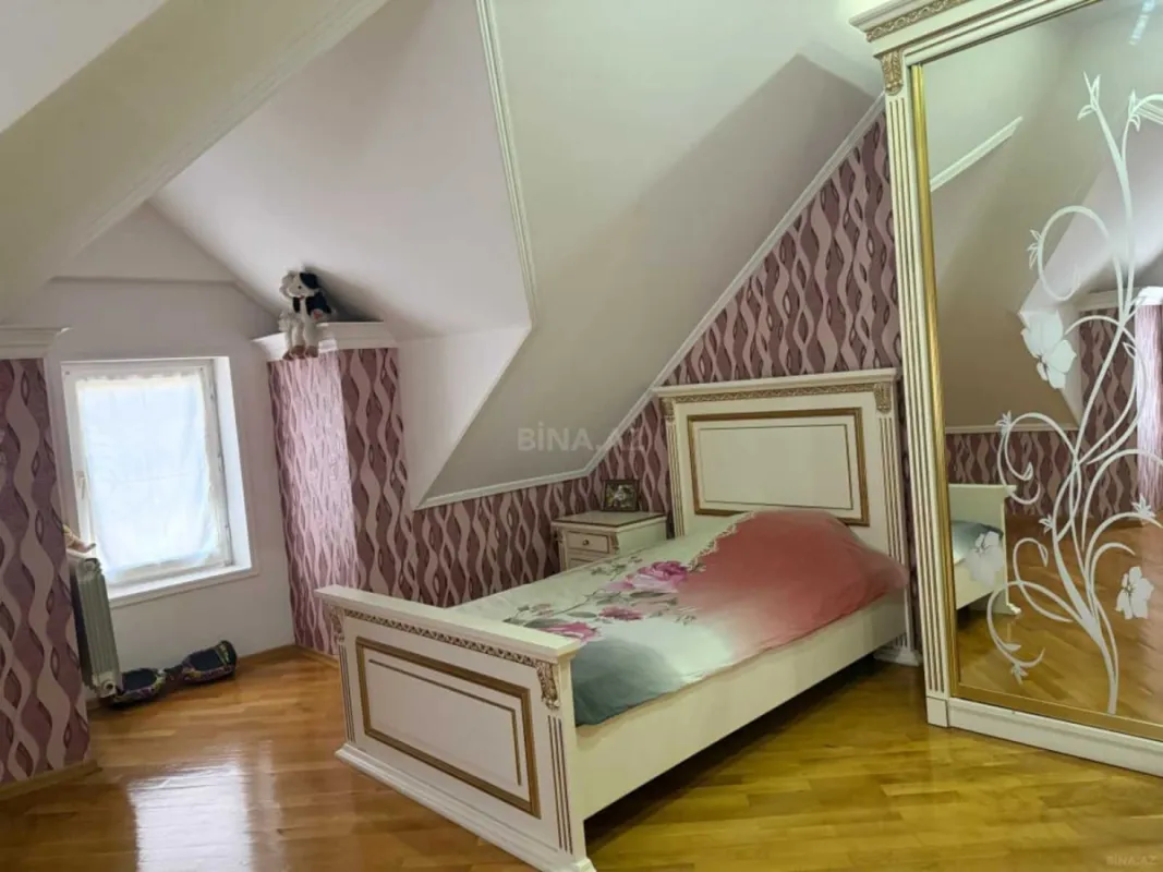 Satılır 8 otaqlı həyət evi 600 m²