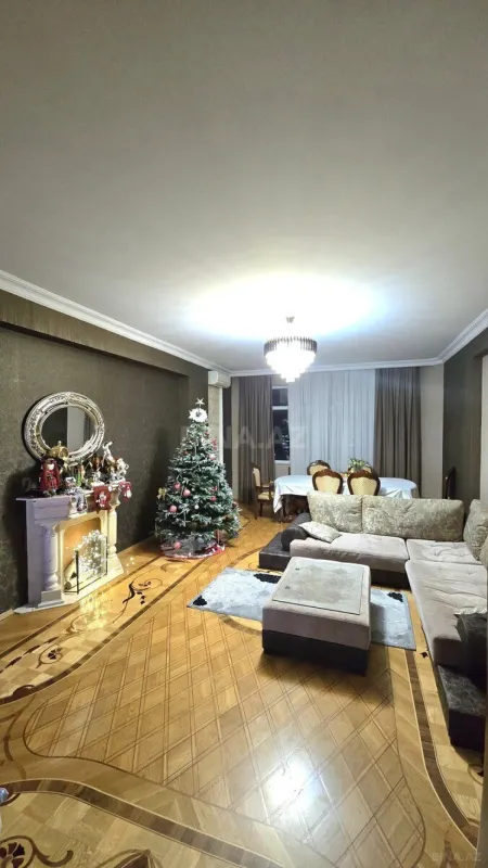 Satılır 3 otaqlı mənzil 155 m²