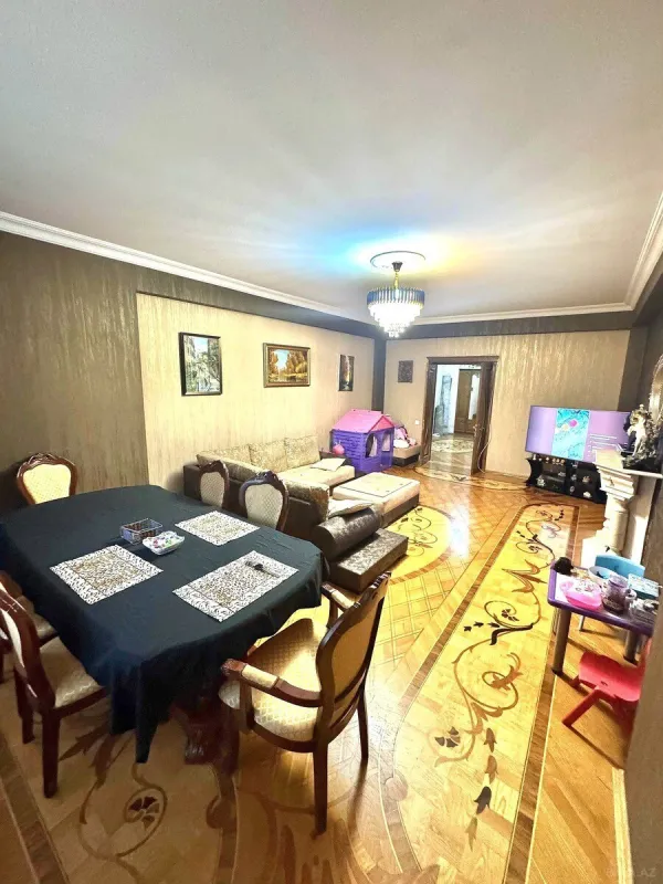 Satılır 3 otaqlı mənzil 155 m²