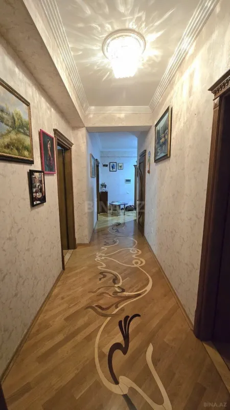Satılır 3 otaqlı mənzil 155 m²