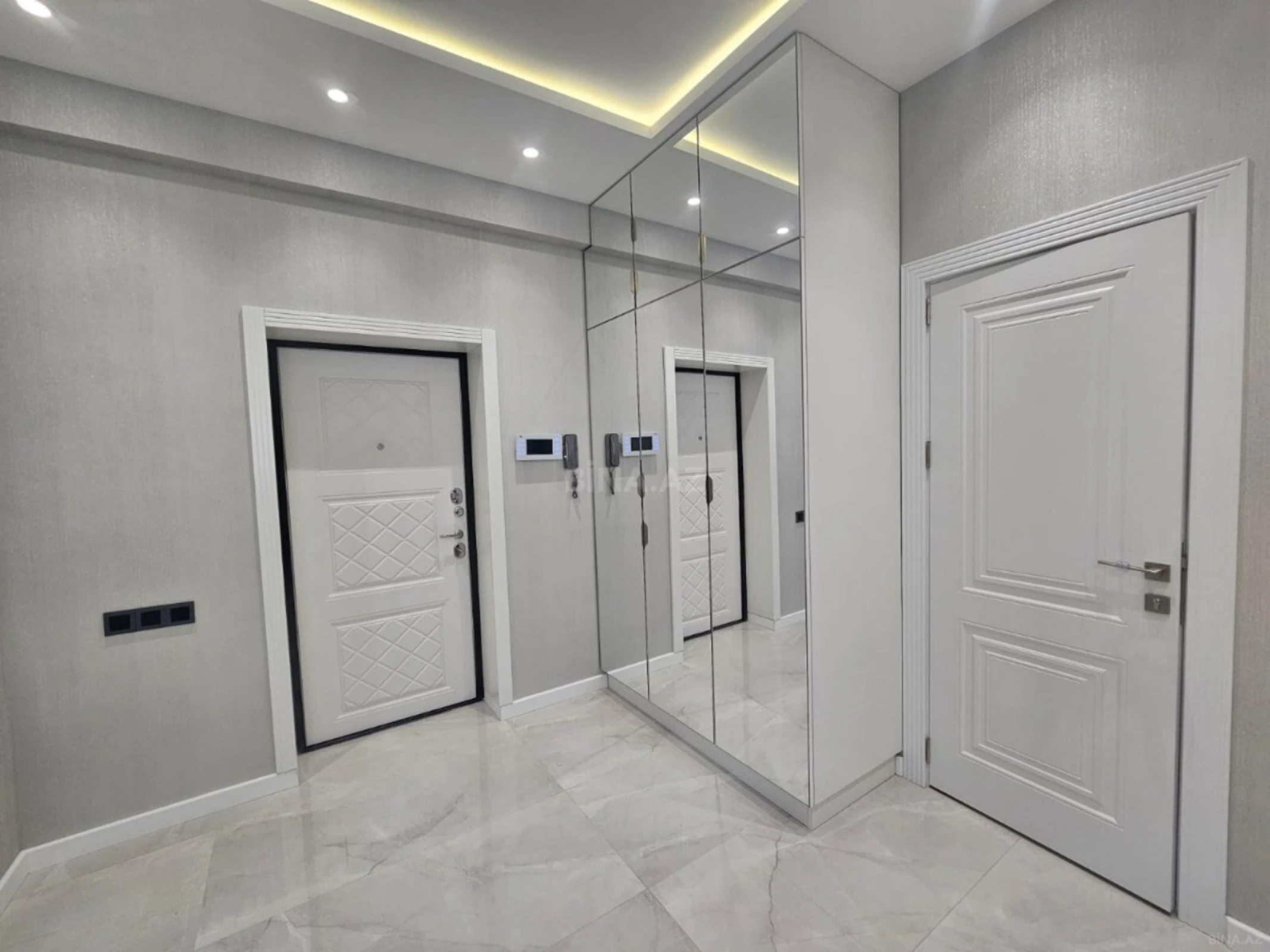Kirayə verilir 2 otaqlı mənzil 80 m²