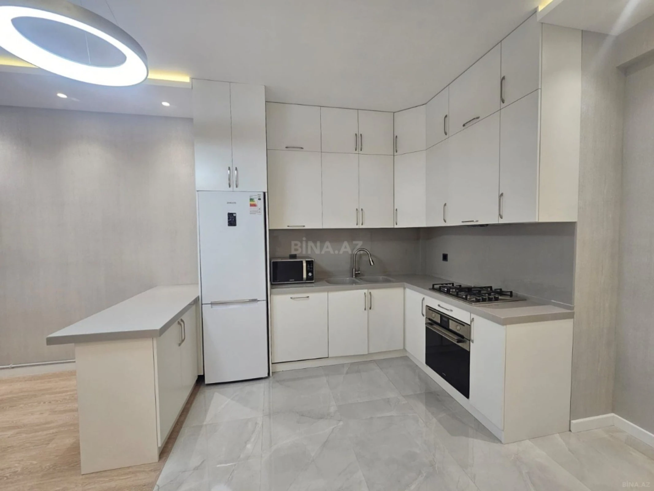 Kirayə verilir 2 otaqlı mənzil 80 m²