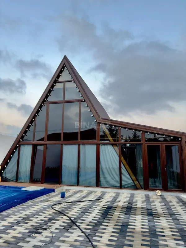 Kirayə verilir 4 otaqlı həyət evi 200 m²