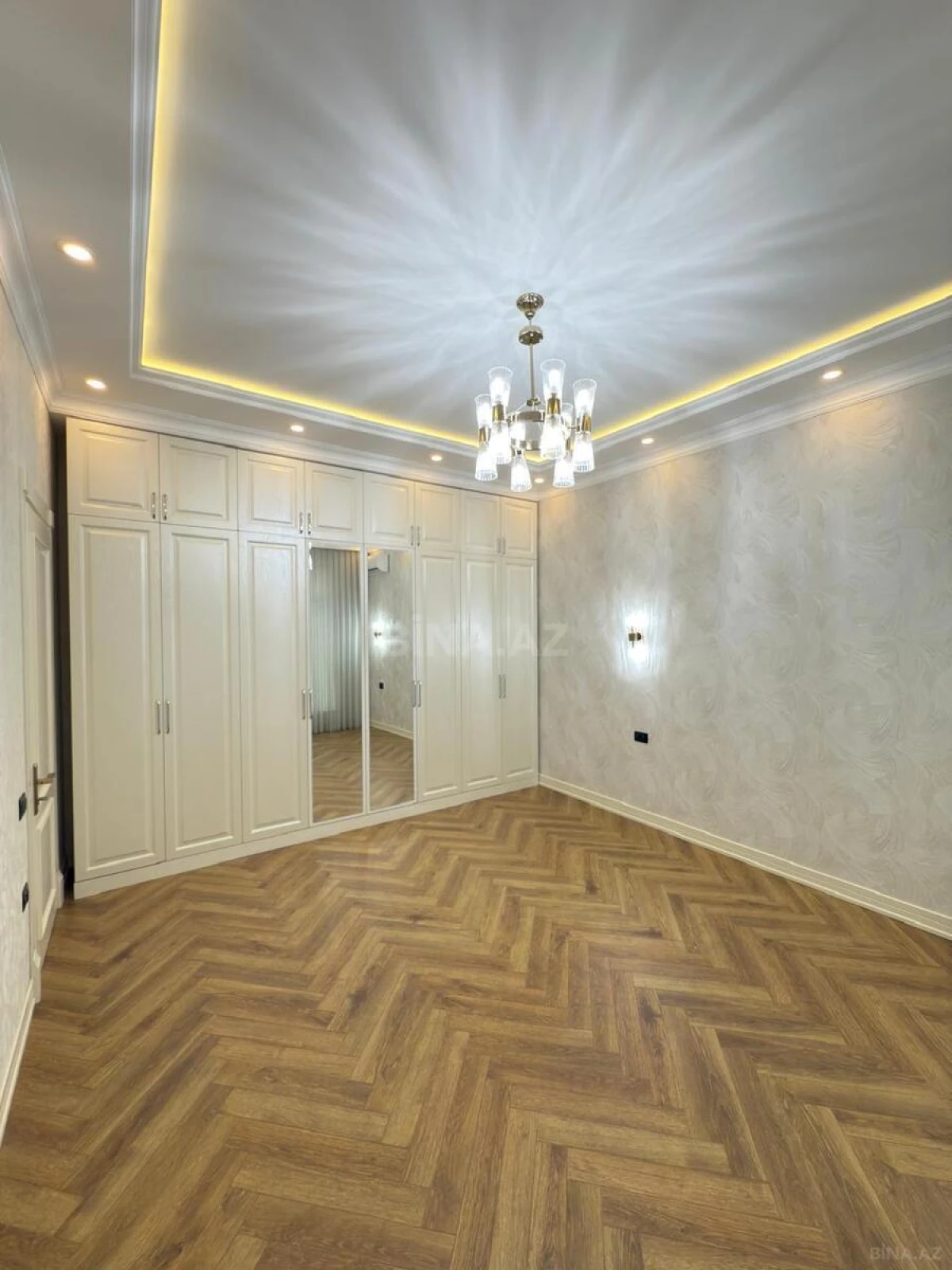 Satılır 6 otaqlı həyət evi 450 m²