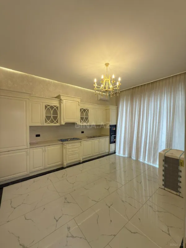 Satılır 6 otaqlı həyət evi 450 m²