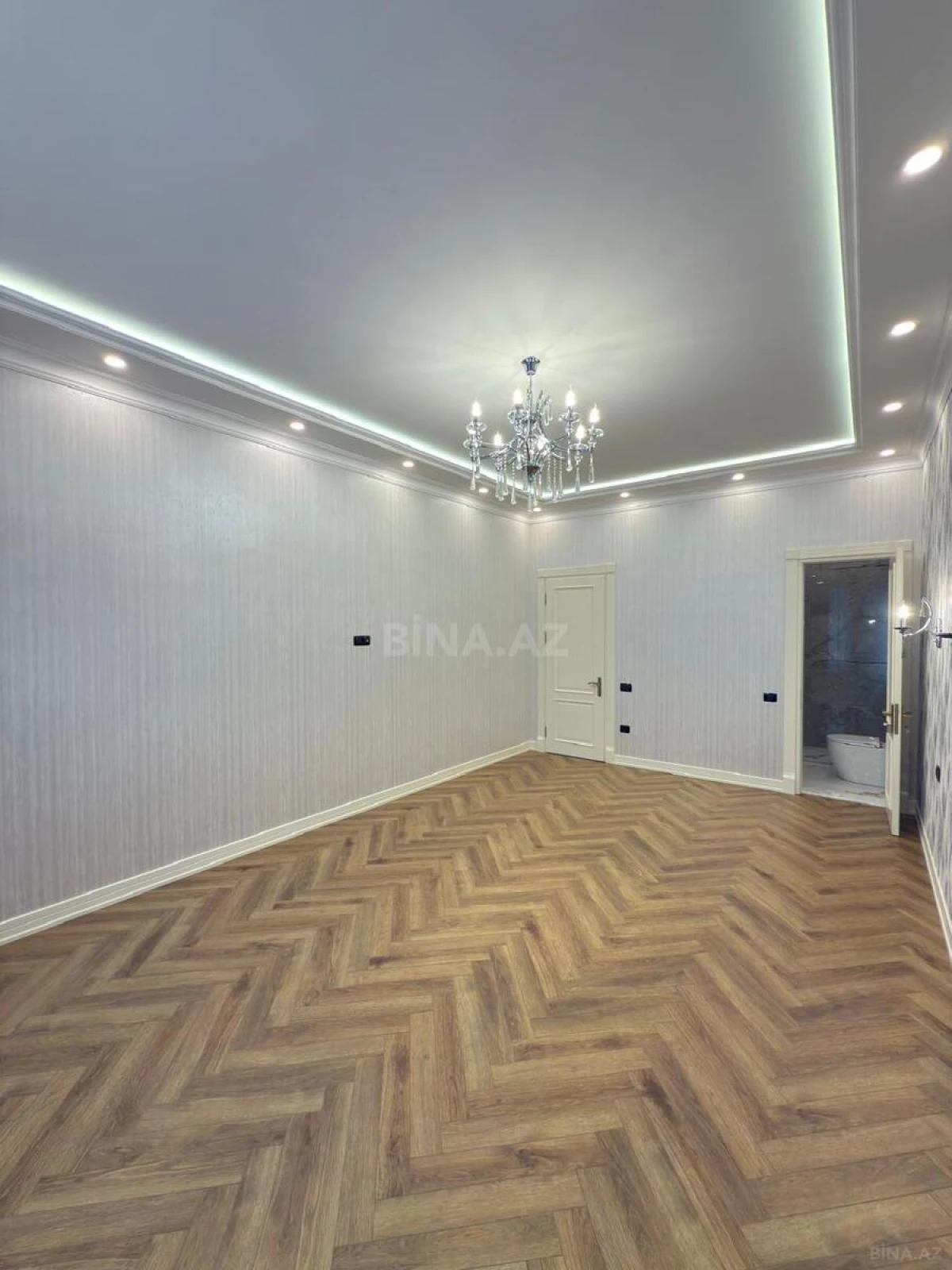 Satılır 6 otaqlı həyət evi 450 m²