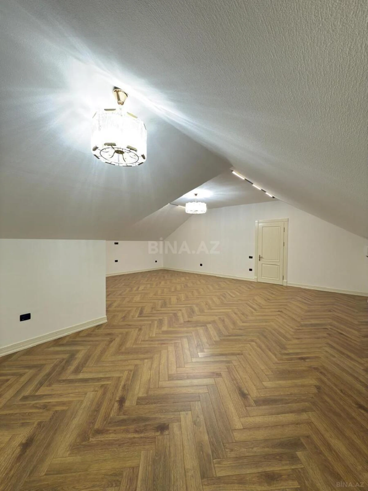 Satılır 6 otaqlı həyət evi 450 m²