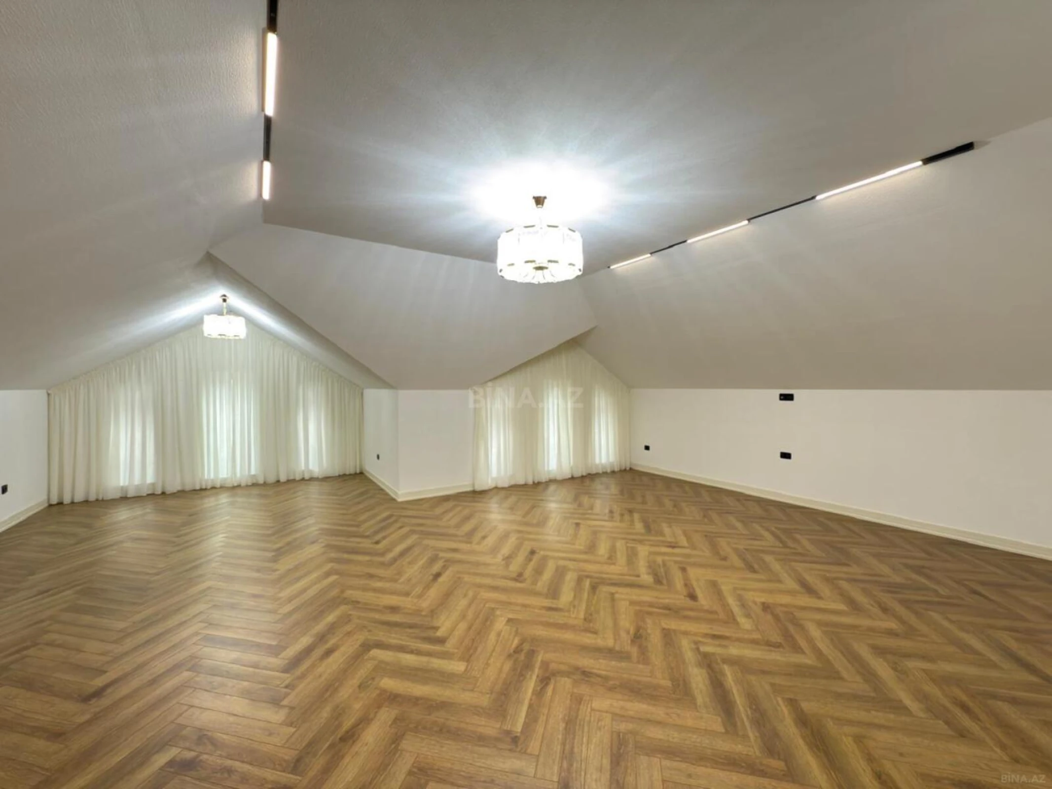 Satılır 6 otaqlı həyət evi 450 m²