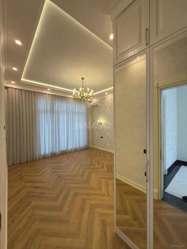 Satılır 6 otaqlı həyət evi 450 m²