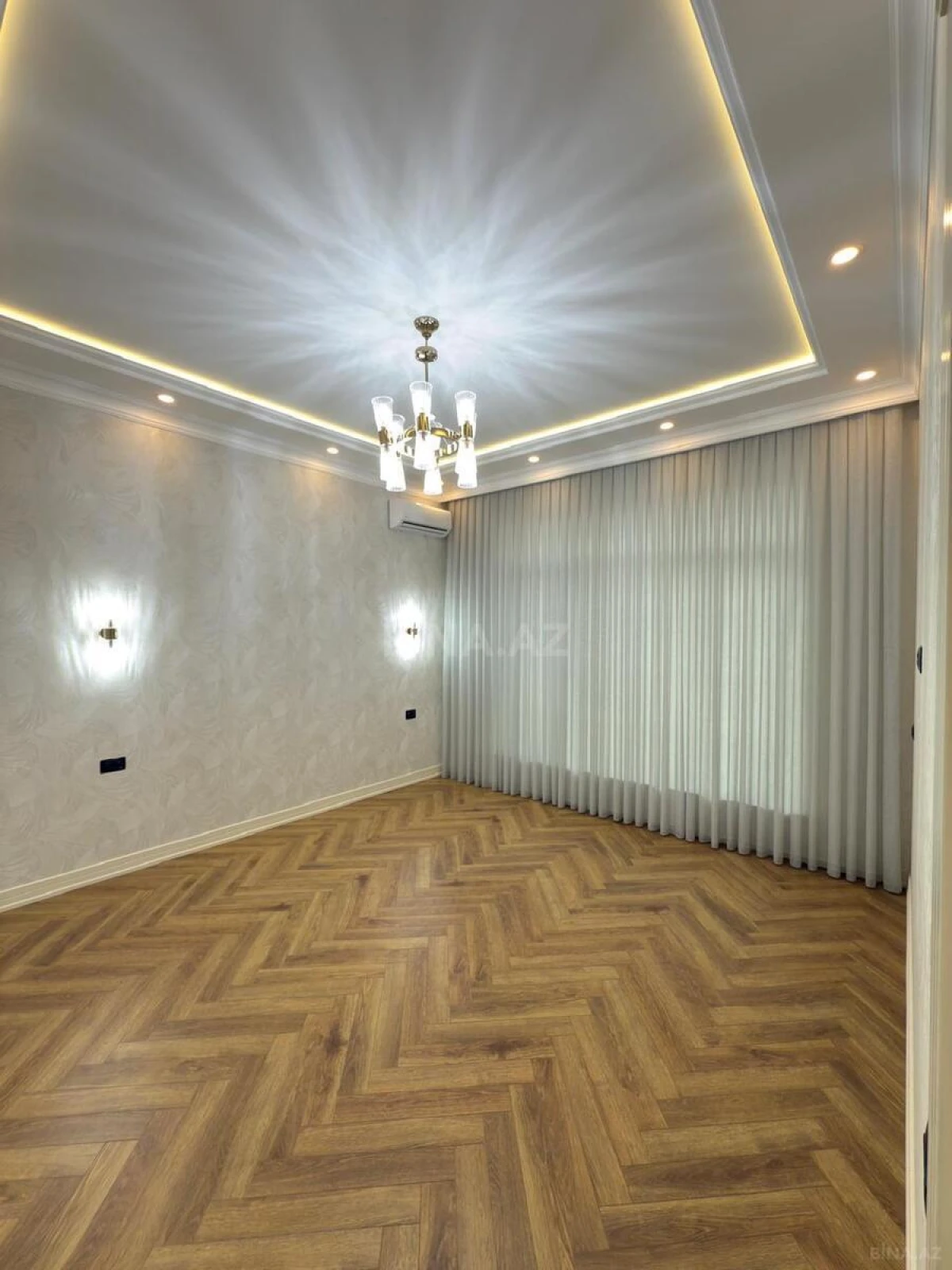Satılır 6 otaqlı həyət evi 450 m²