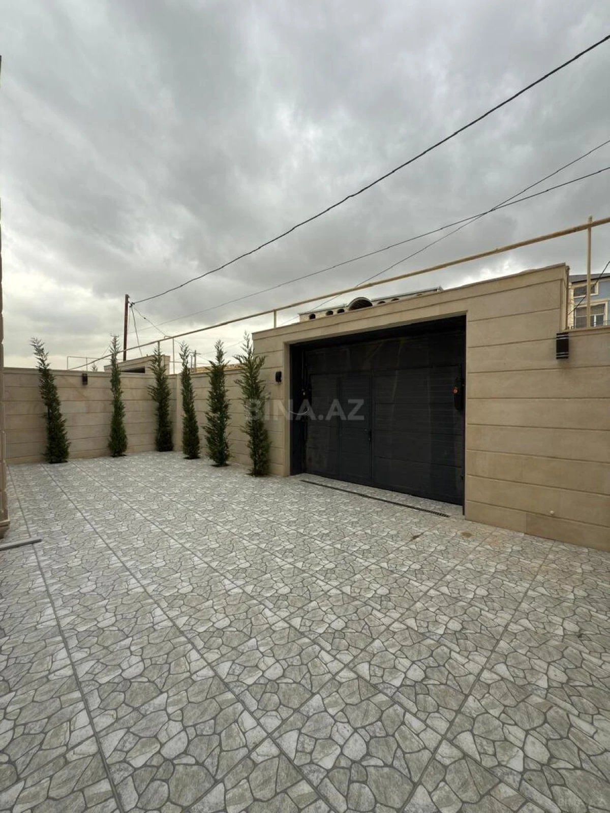 Satılır 6 otaqlı həyət evi 450 m²