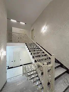 Satılır 6 otaqlı həyət evi 450 m²