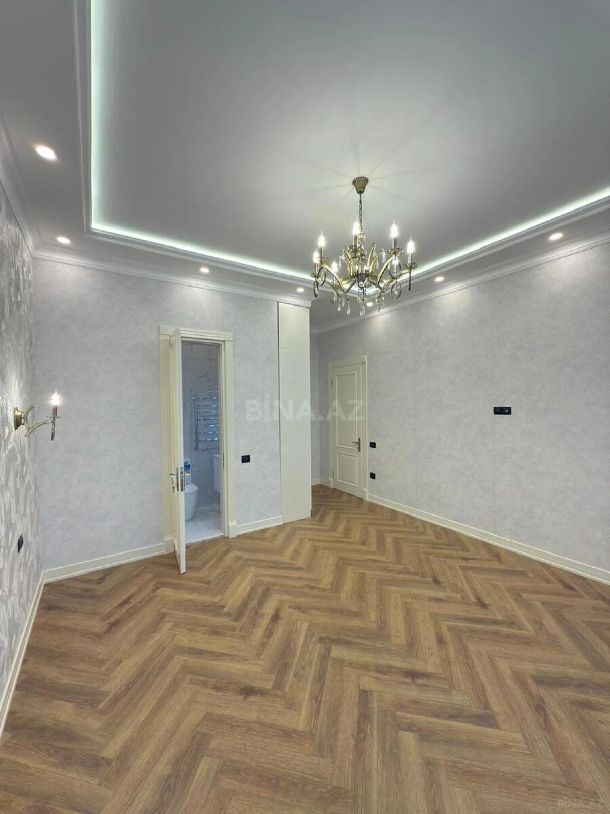 Satılır 6 otaqlı həyət evi 450 m²