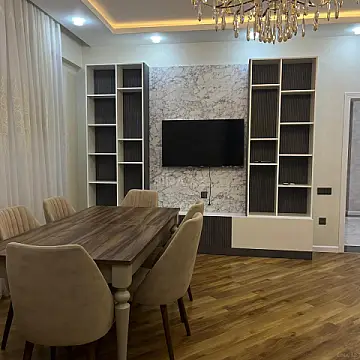Satılır 3 otaqlı mənzil 137 m²